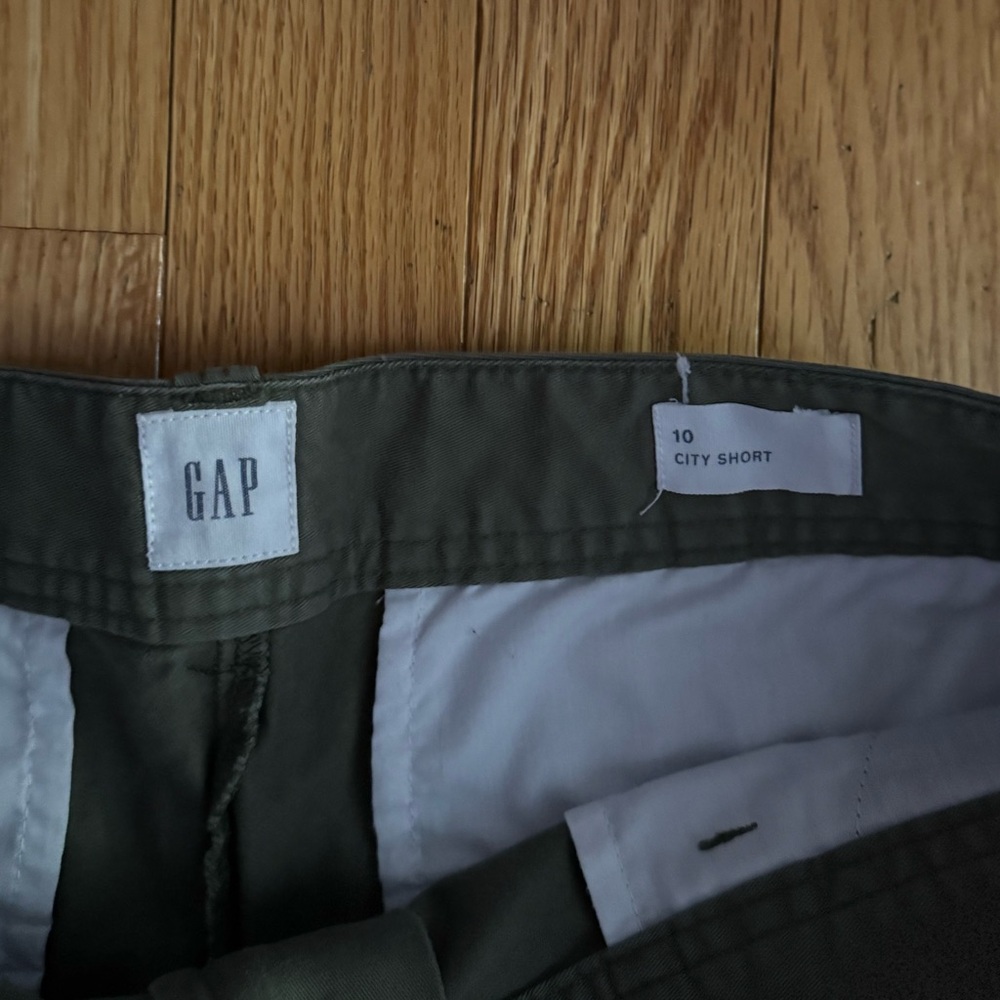 GAP City Shorts 2 pair size 10  97% cotton 3% spandex, olive and light turquoise - Picture 6 of 7